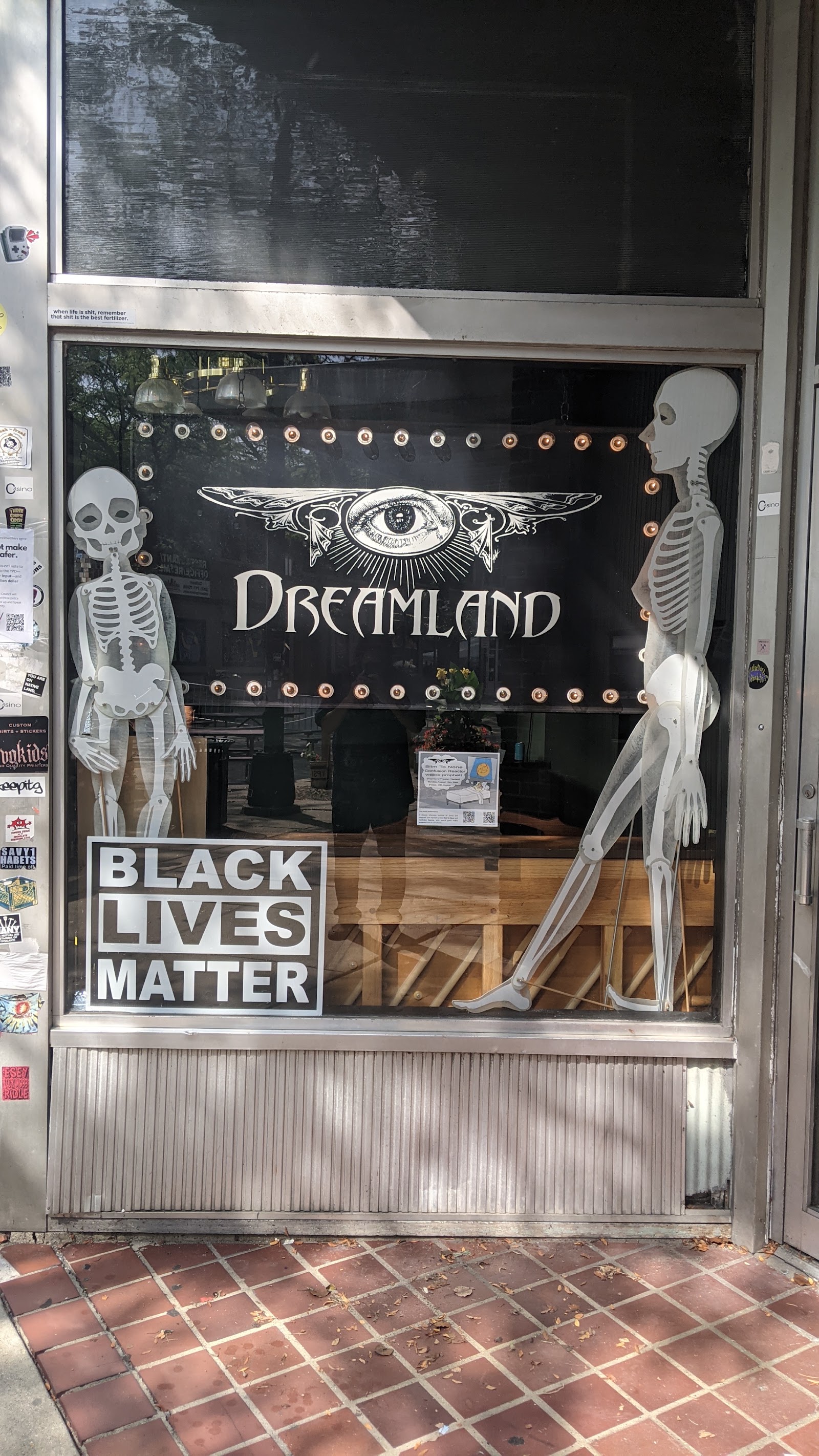 Dreamland Theater — photo