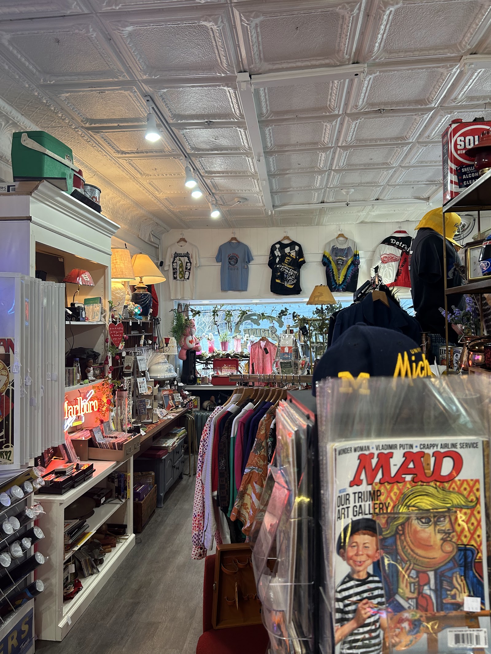 Find and Shine Vintage — photo