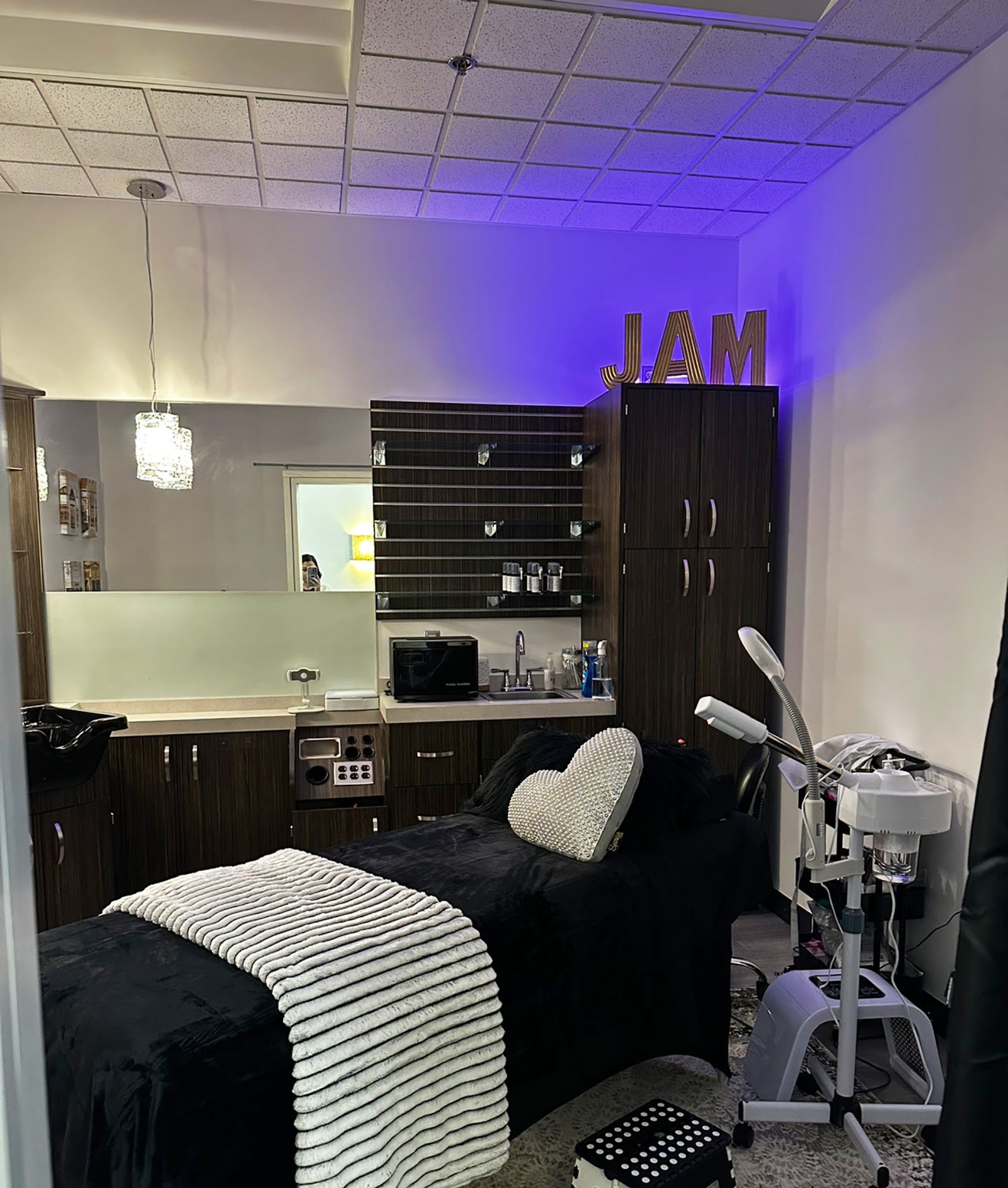 Jam Lashes & Beauty in Ypsilanti