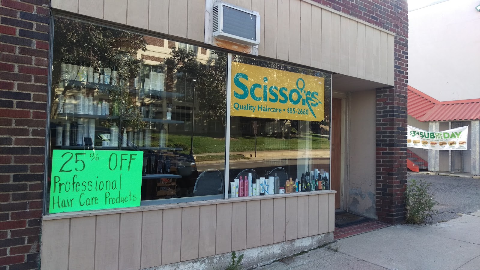 Scissors — photo